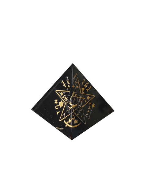 PIRAMIDE EN OBSIDIANA CON FIGURAS
